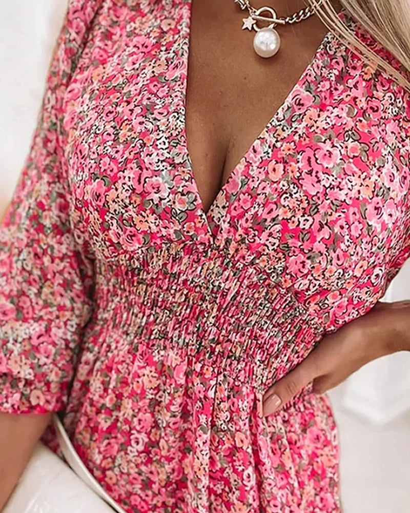 Trena - Romantisches gesmoktes Minikleid mit Blumendruck | Feminines Sommerkleid mit V-Ausschnitt und Puffärmeln