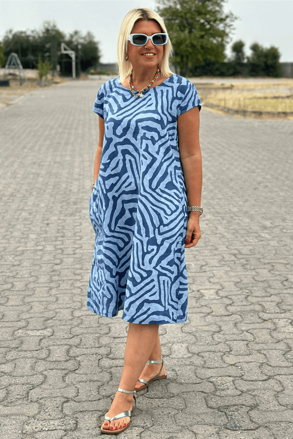 Luftiges Sommerkleid | Gerader Schnitt | Dezentes Muster