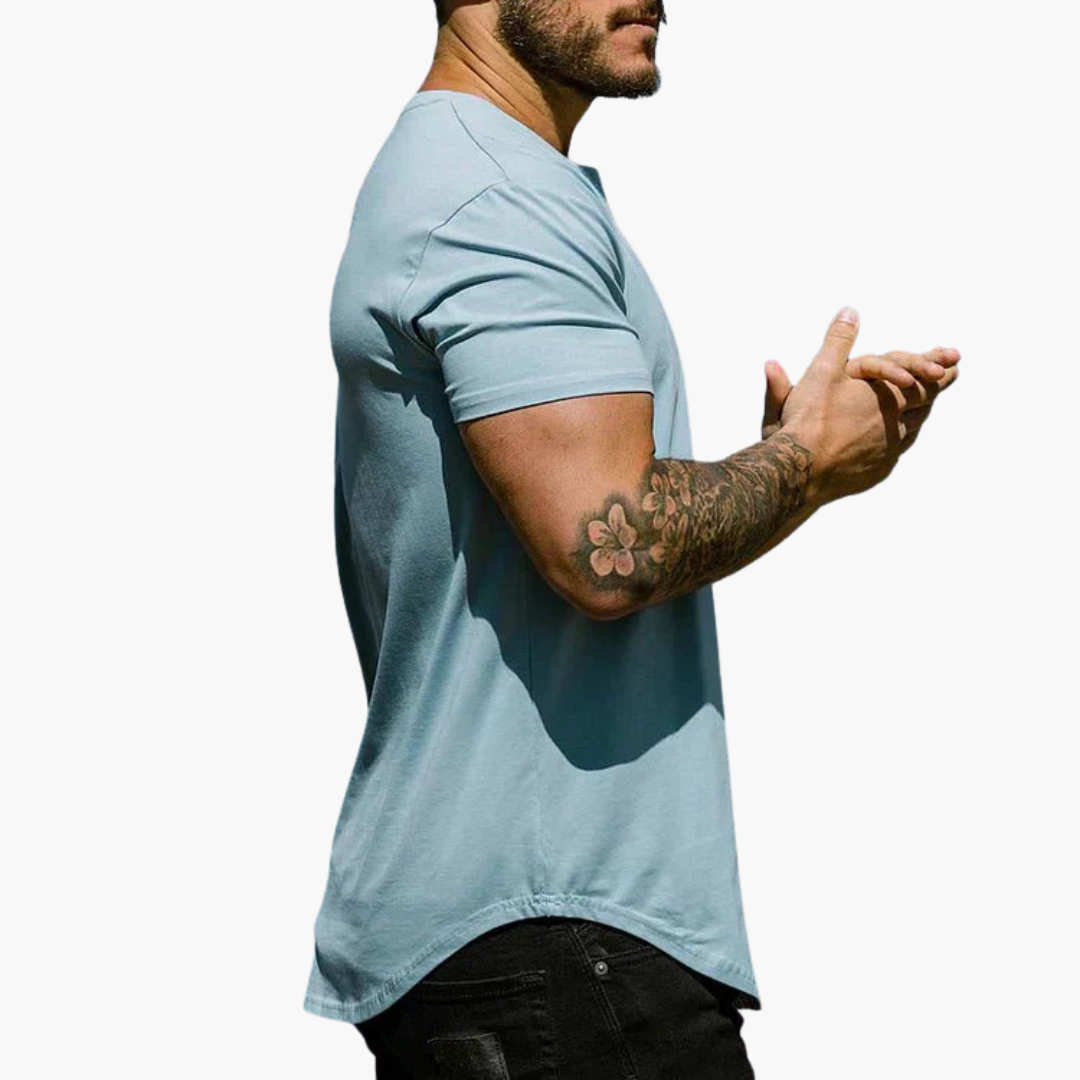 Stefan | Formgebendes Dynamik-Shirt