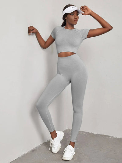 Lässiger Retro-kurzer Trainings- & Jogginganzug für Damen | Perfekt für Casual Days