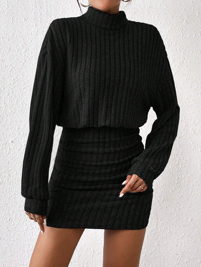 Strickkleid mit Rollkragen | Geripptes Design | Figurbetonter Schnitt