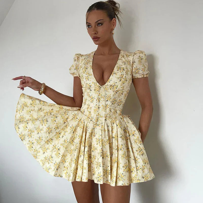 Verspieltes Minikleid | Feminine Silhouette & Puffärmel | Eleganter Vintage-Stil
