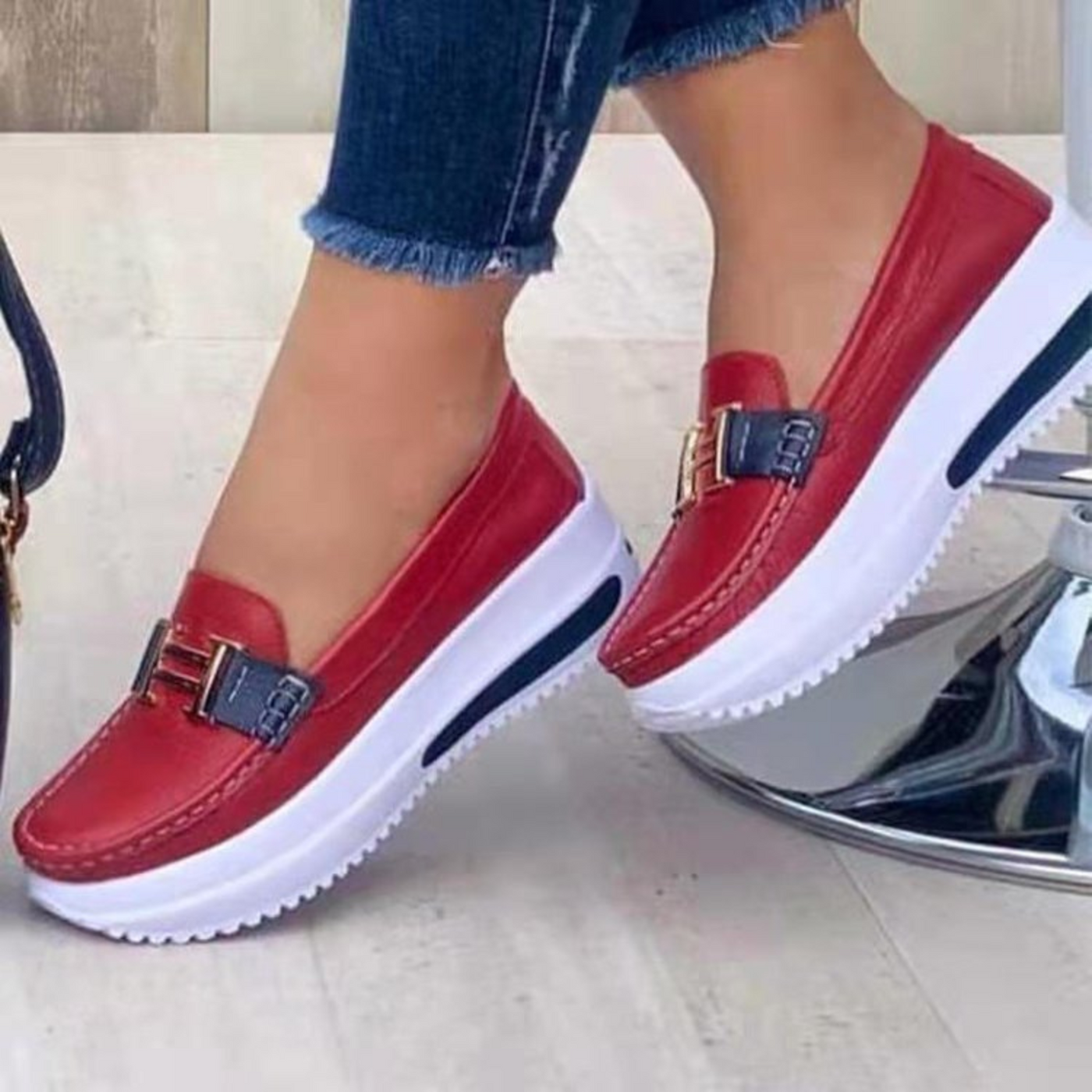 Dana – vulkanisierte Slipper aus Metall im Designer-Stil