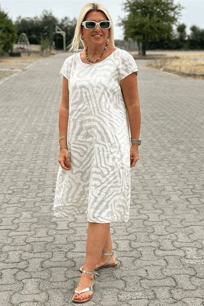 Luftiges Sommerkleid | Gerader Schnitt | Dezentes Muster