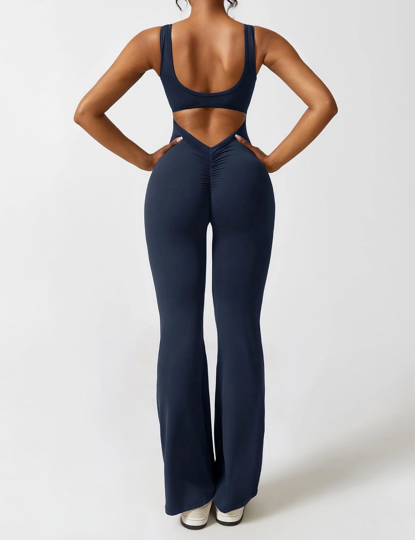 Ausgestellter Jumpsuit mit V-Rücken für Damen