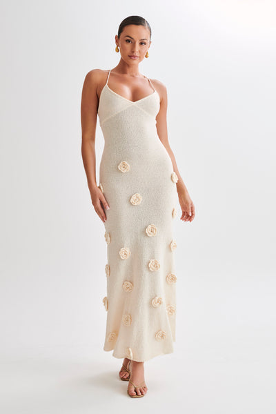 Strickkleid mit Spaghettiträgern | 3D-Blumen-Akzente | Feminin & Ausdrucksstark