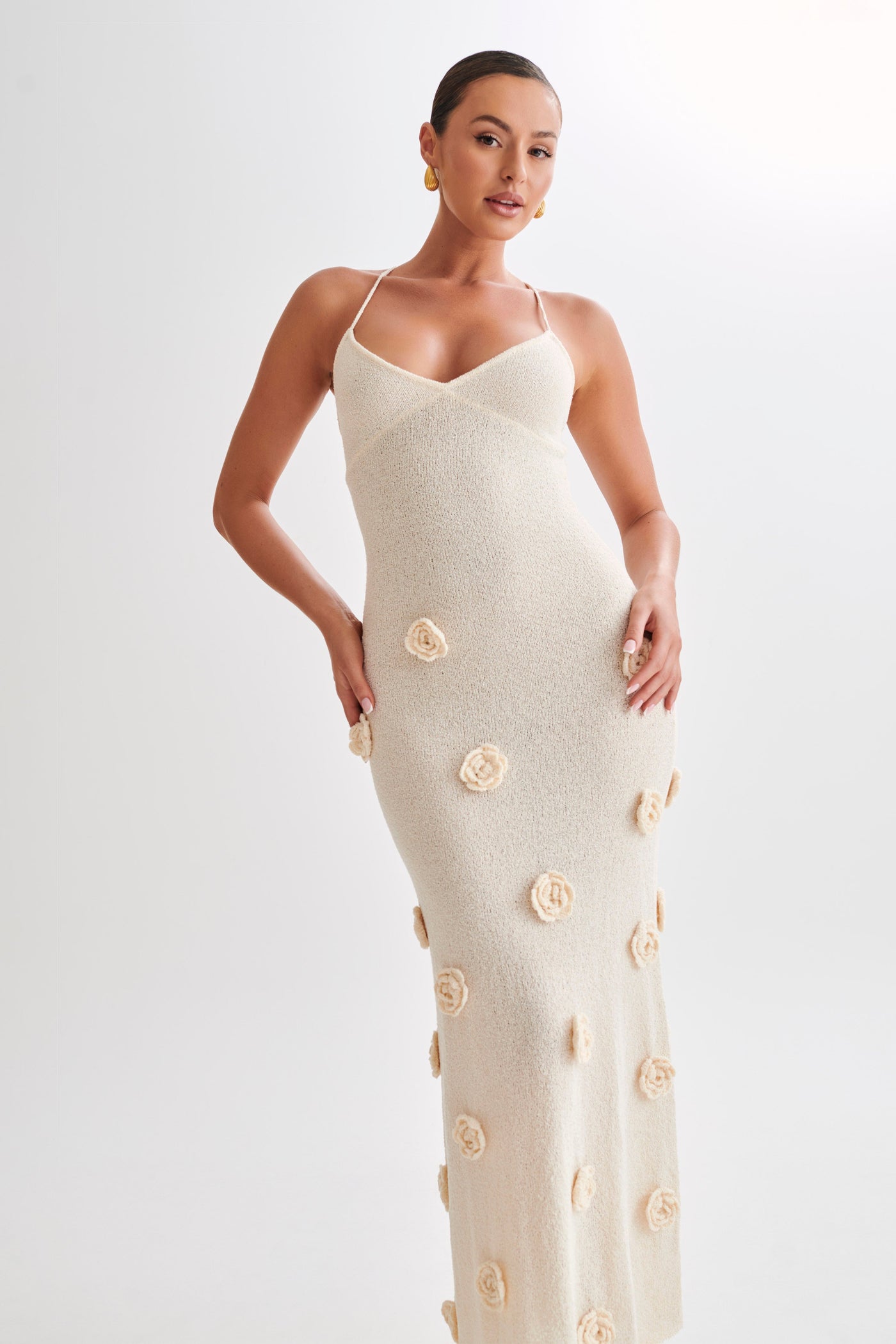 Strickkleid mit Spaghettiträgern | 3D-Blumen-Akzente | Feminin & Ausdrucksstark