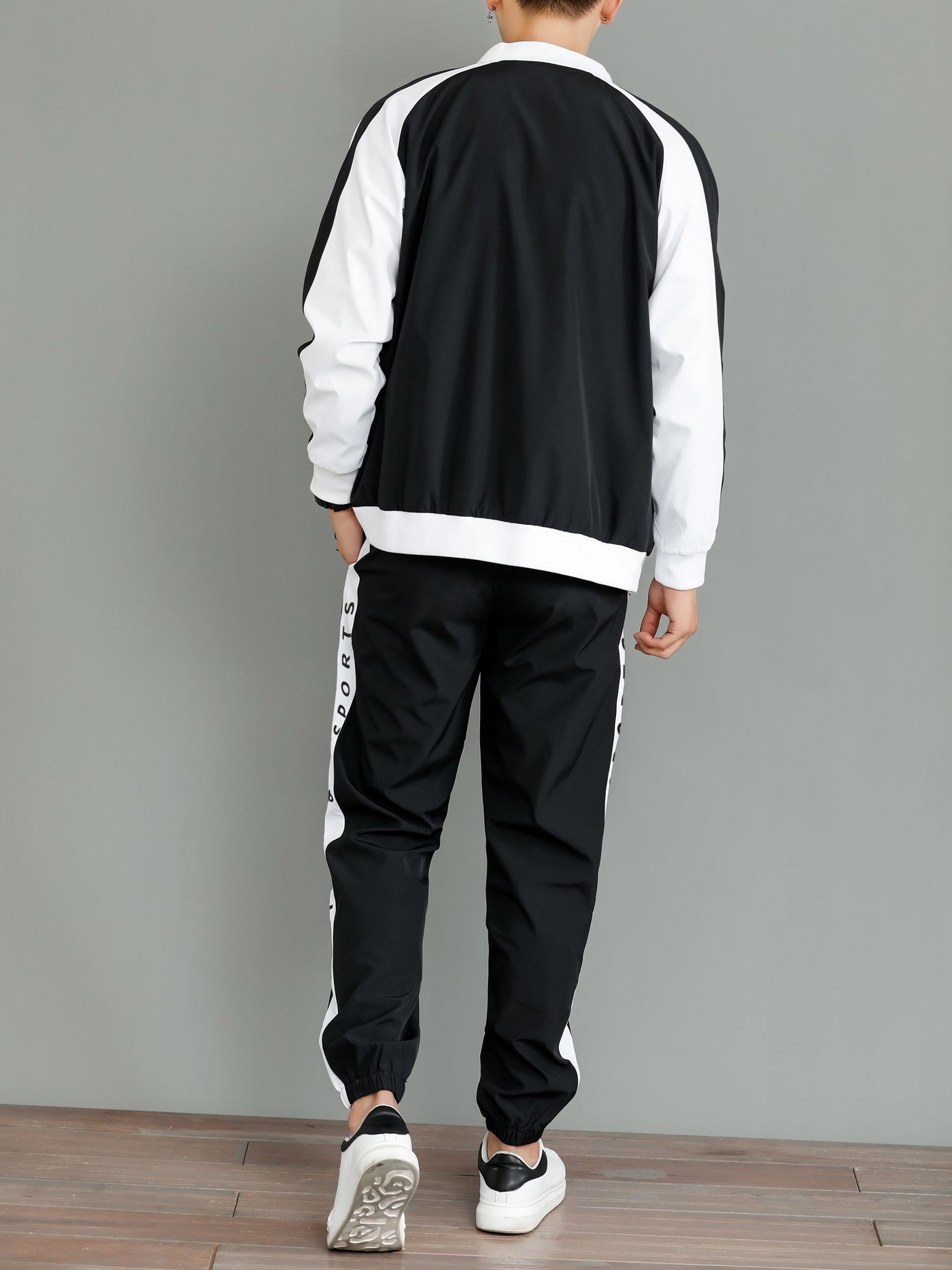 Moderner Trainingsanzug mit Knopfjacke und Hose für Herren | Perfekt für den Alltag