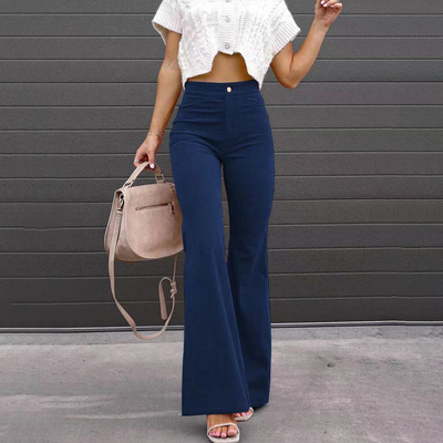 Soryn - Feminine Kurven, stilvoll inszeniert – mit der Flare Hose
