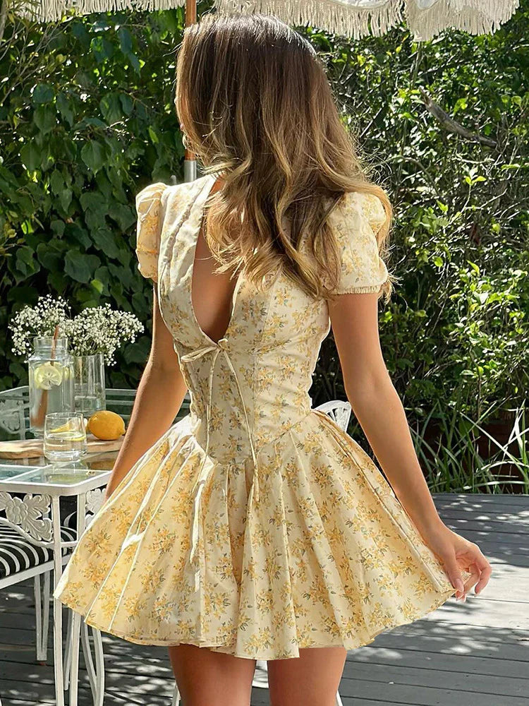 Verspieltes Minikleid | Feminine Silhouette & Puffärmel | Eleganter Vintage-Stil