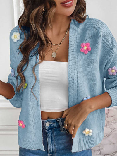 Strickjacke mit Blumen | Femininer Touch | Lässiger Chic