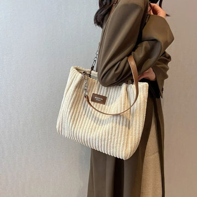 Stylische Umhängetasche mit großem Stauraum
