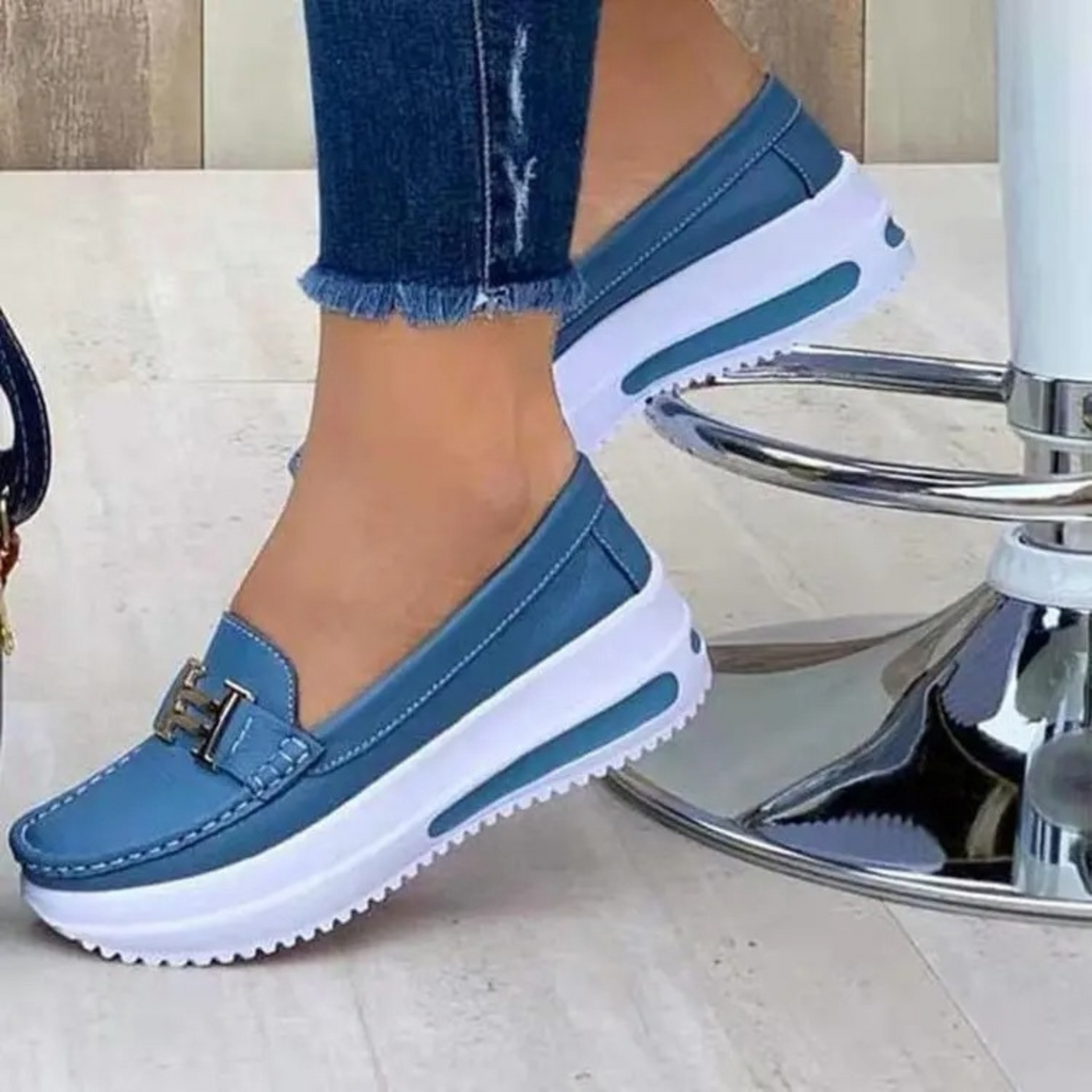 Dana – vulkanisierte Slipper aus Metall im Designer-Stil