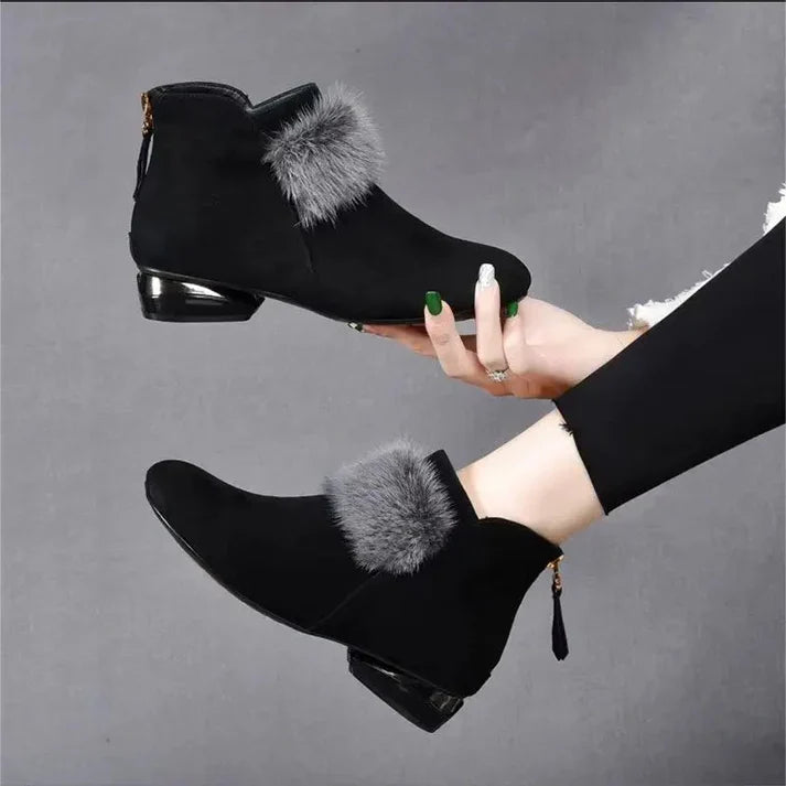 Damen Ankle Boots – Elegante Stiefeletten mit Kunstfellbesatz und Flachem Absatz