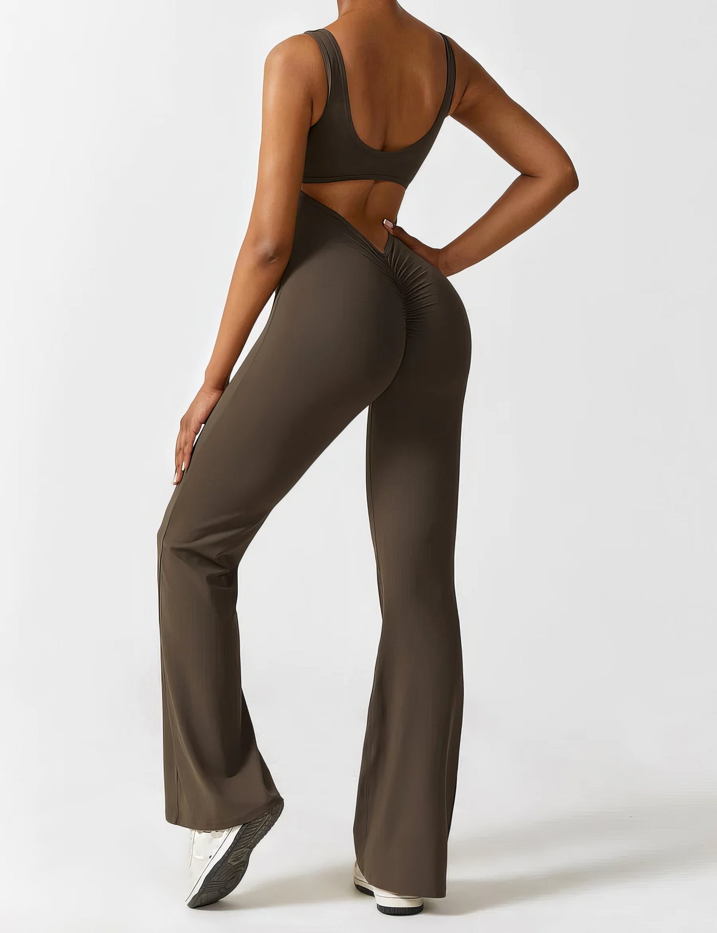 Ausgestellter Jumpsuit mit V-Rücken für Damen