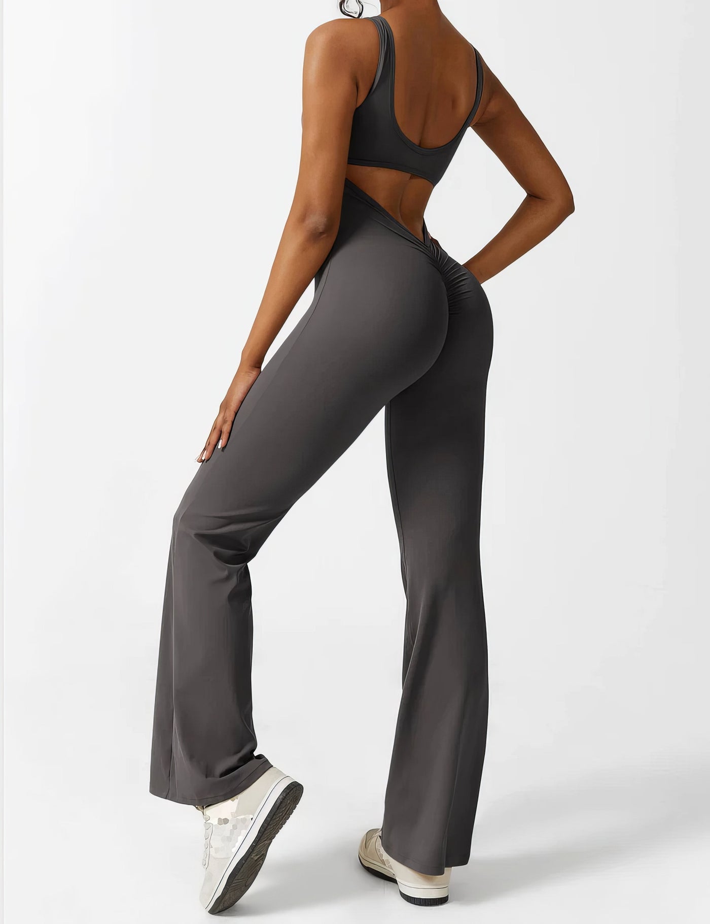 Ausgestellter Jumpsuit mit V-Rücken für Damen