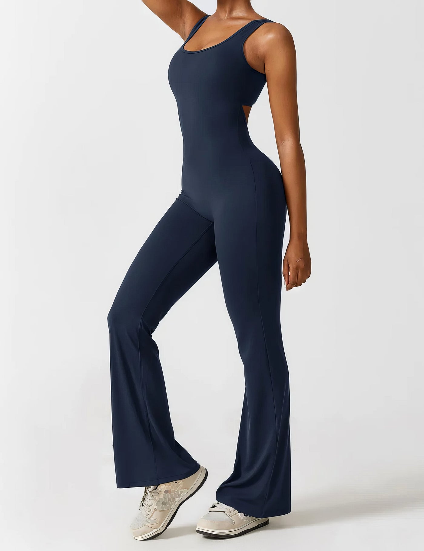 Ausgestellter Jumpsuit mit V-Rücken für Damen