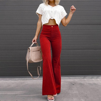 Soryn - Feminine Kurven, stilvoll inszeniert – mit der Flare Hose