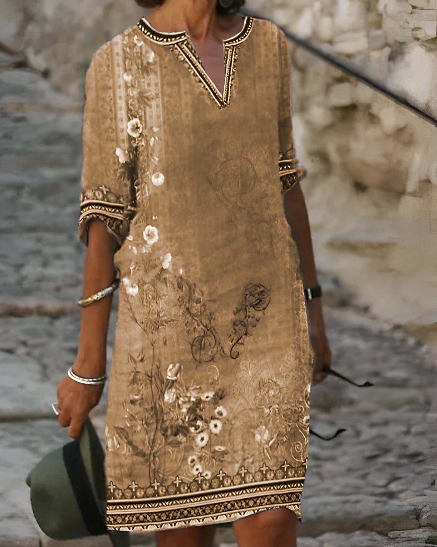 Lucia - Modisches Damenkleid mit V-Ausschnitt