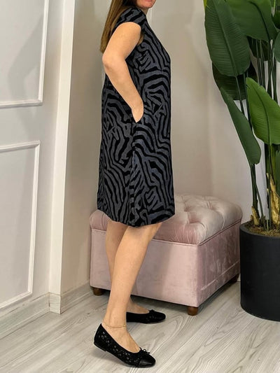 Luftiges Sommerkleid | Gerader Schnitt | Dezentes Muster