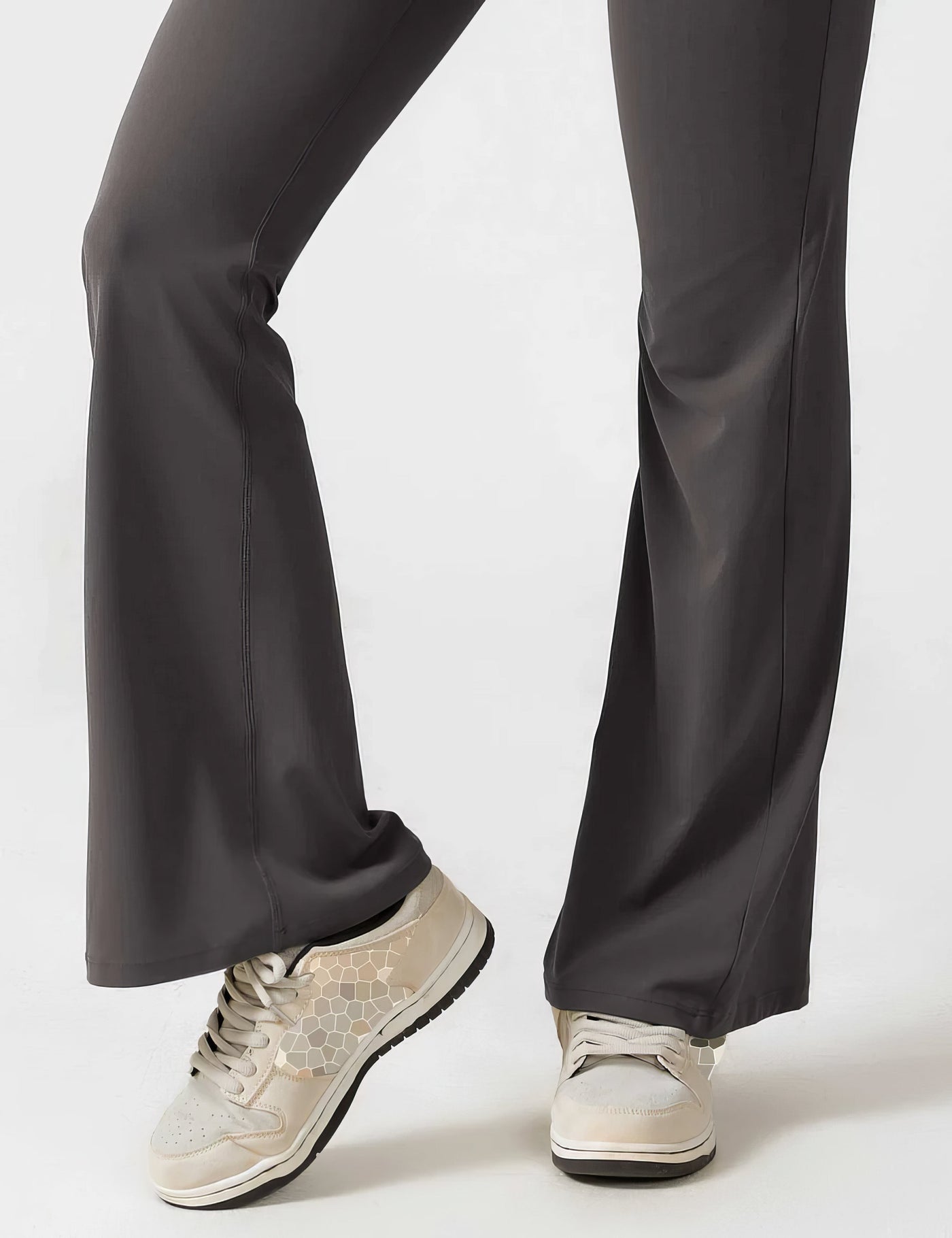 Ausgestellter Jumpsuit mit V-Rücken für Damen