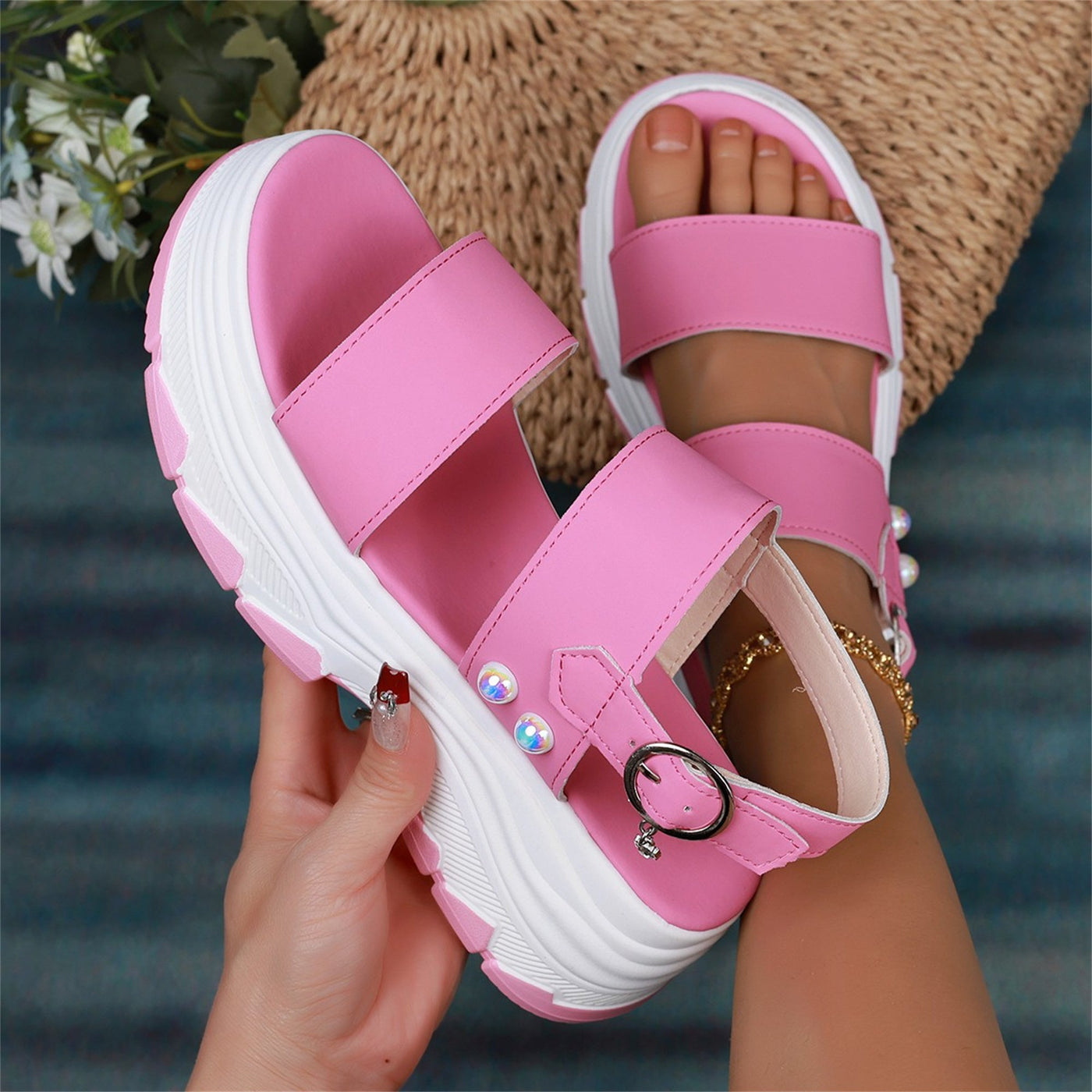 SportivaFlex™ – Komfortable Doppelriemen Sandalen für aktive Frauen