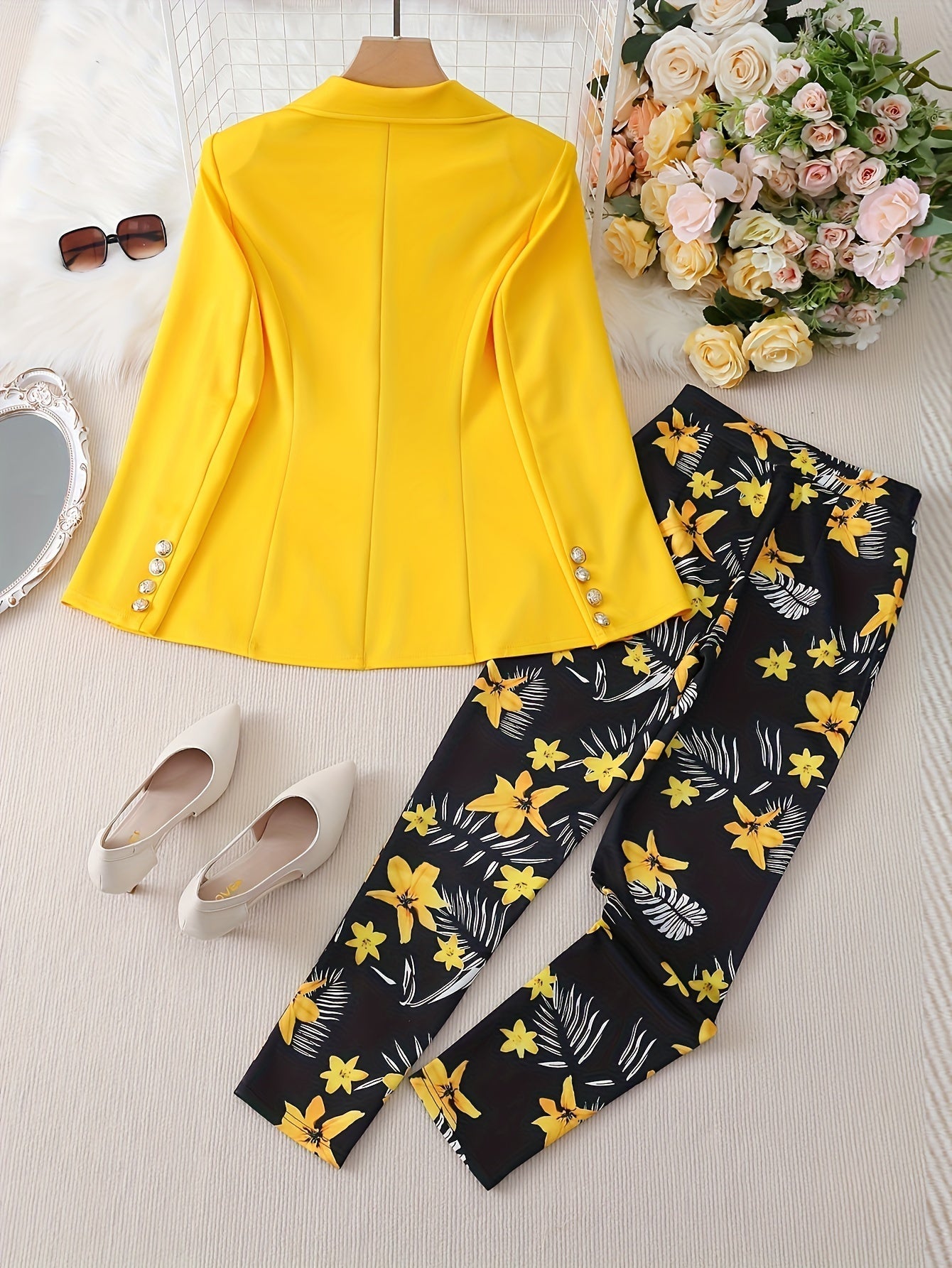 Eleganter Blumenmuster Hose Und Eintöniger Blazer Set Für Damen | Ideal für jeden Anlass