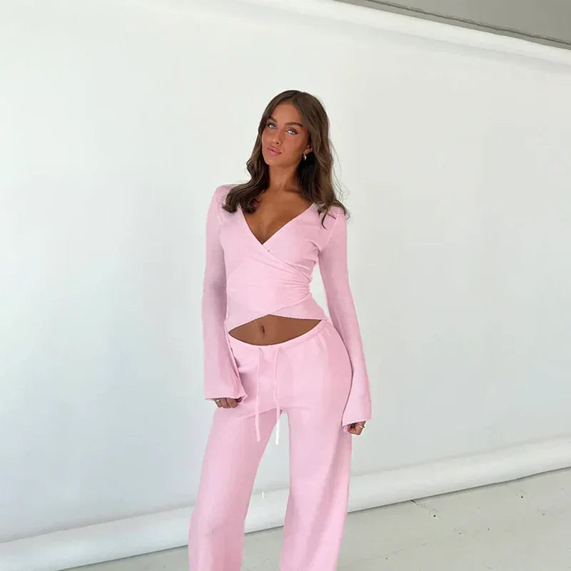 Zweiteiler mit Wickeloberteil | Figurbetont & Lässig | Trendiger Lounge-Look