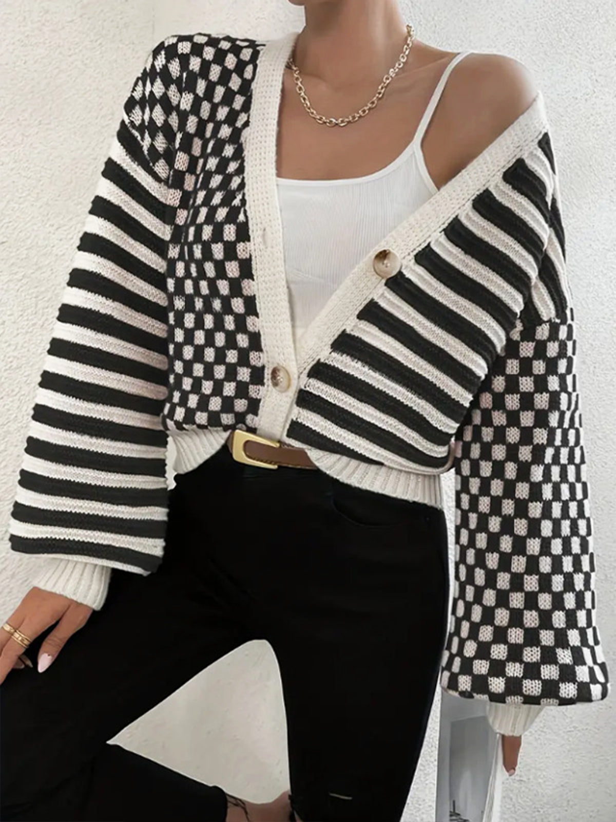 Strickjacke mit Muster-Mix | Oversized Passform | Statement-Design