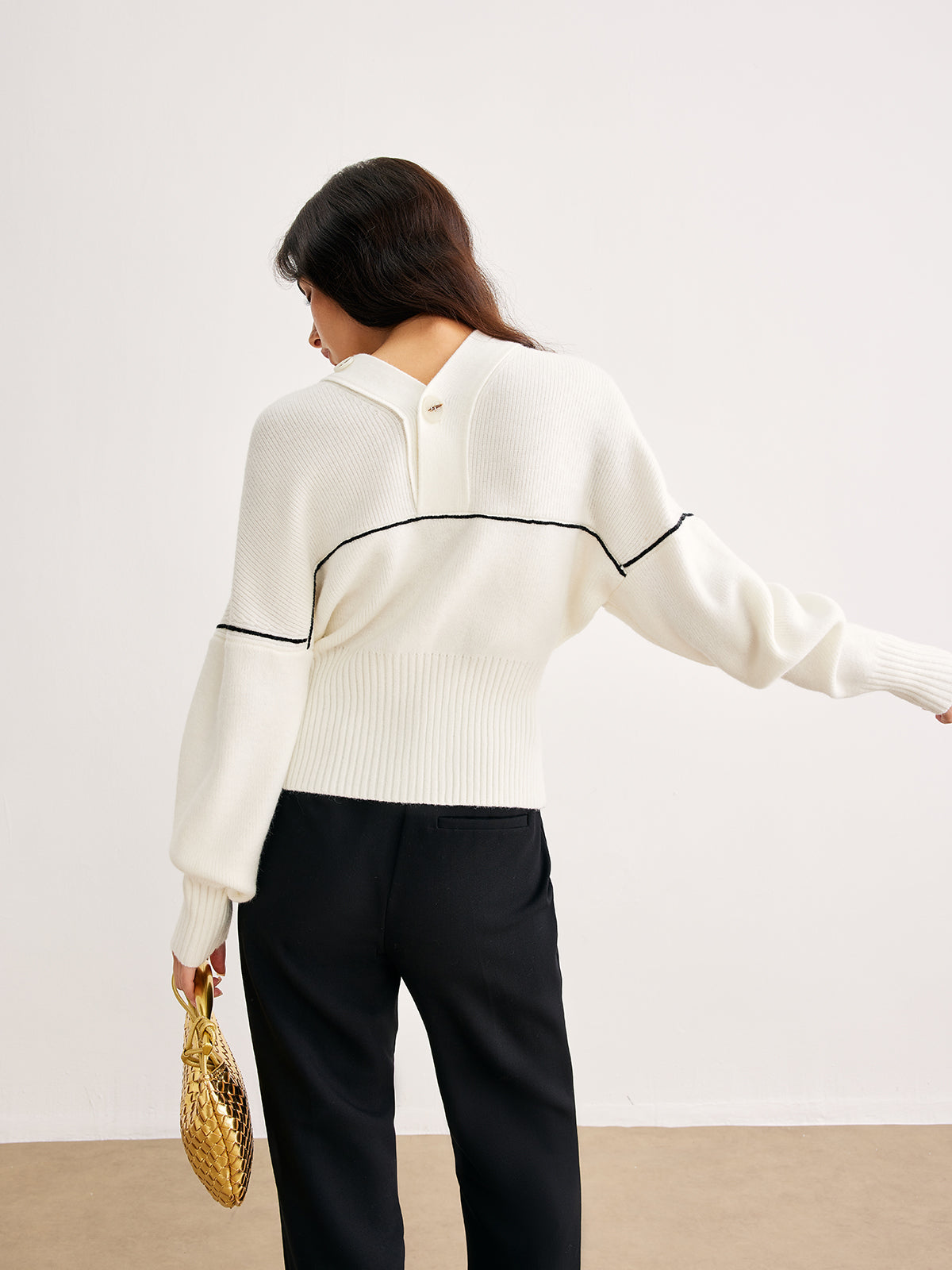 Strickjacke mit Kontrastdetail | V-Ausschnitt | Oversized Ärmel