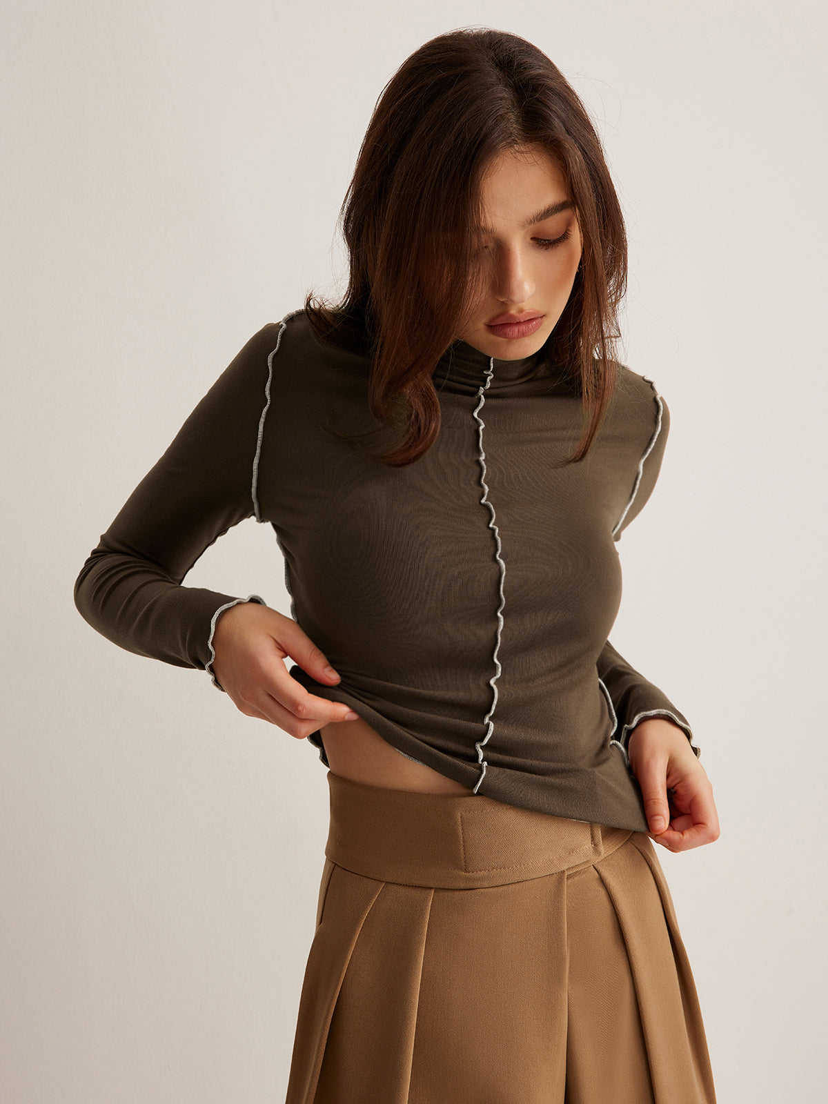 Damen Oberteil Jersey mit Stehkragen und Kontrastpaspelierung elegantes Design
