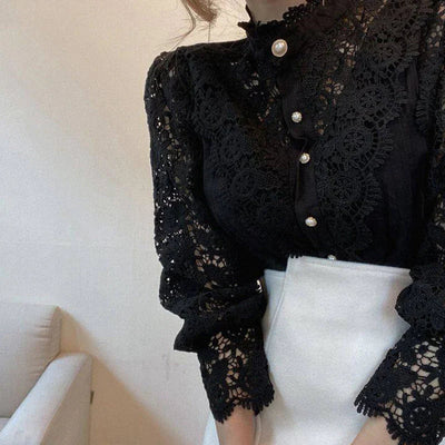 Damenbluse mit Blumenmuster und hohem Ausschnitt