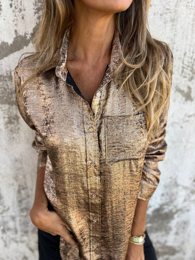 Bluse mit Glanz-Effekt | Brusttasche | Lässiger Hemdblusenstil