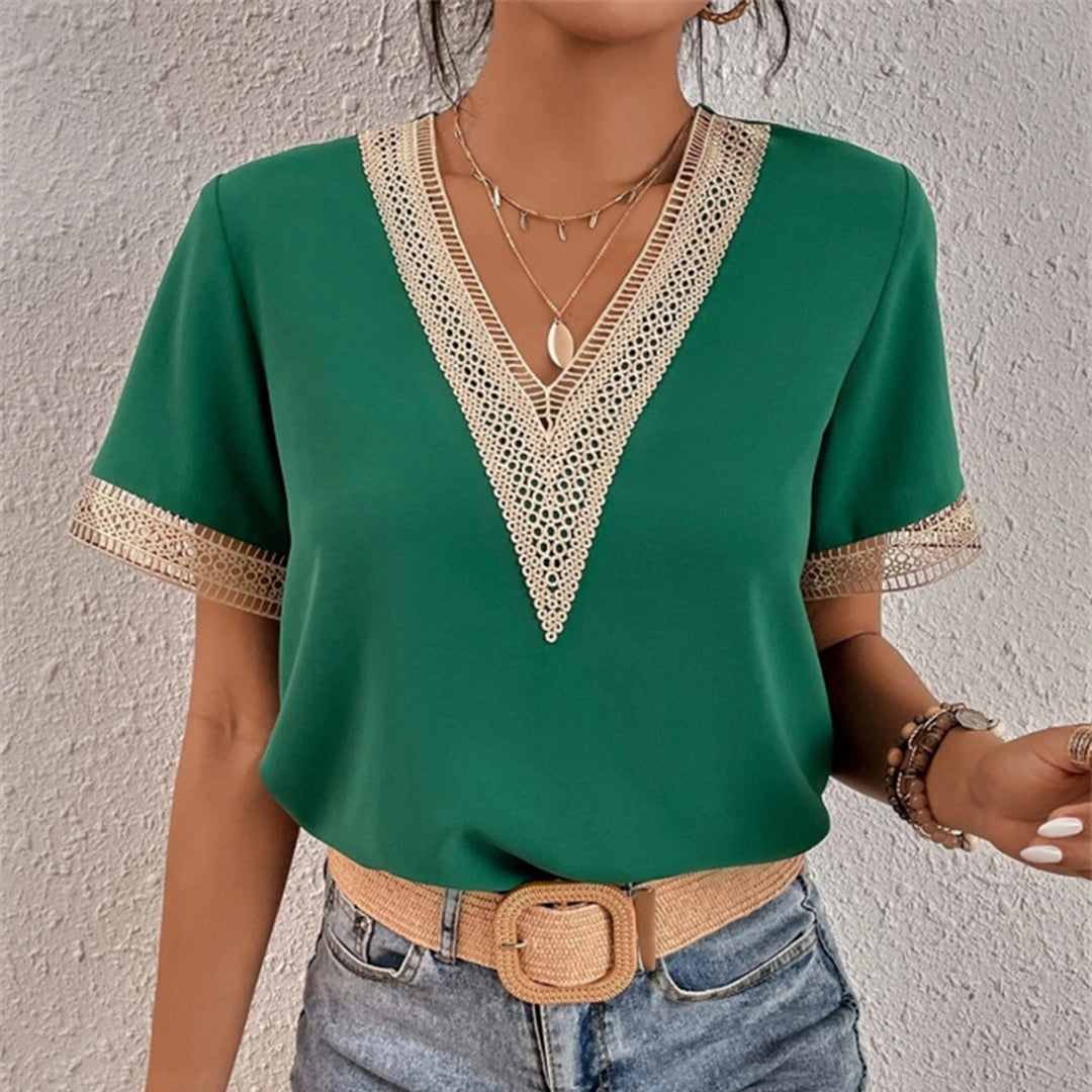 Bluse mit V-Ausschnitt | Zarte Spitzendetails | Kurzarm-Design