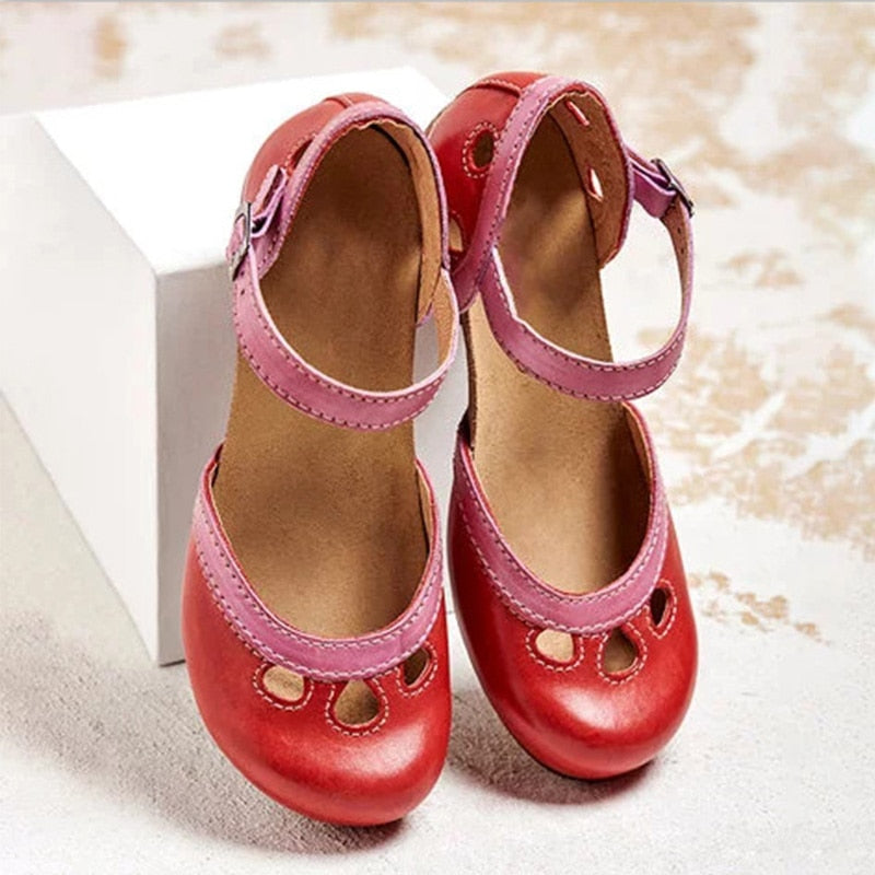 Darcey - Vintage-inspirierter Stil mit einer Retro-Ästhetik Sandalen Damen | Klassischer Riemen über dem Spann