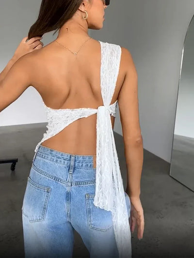 Spitzentop mit Asymmetrischem Schnitt | One-Shoulder Design | Verspielte Häkeloptik