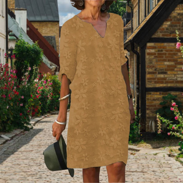 Elegantes Damenkleid mit femininer Silhouette