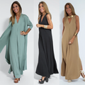 Schwarzes Kleid + weiße Strickjacke