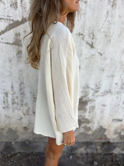 Bluse mit Knopfdetail | Lockerer Schnitt | Luftige Struktur