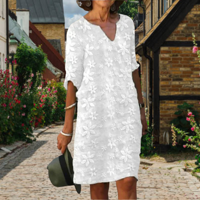 Elegantes Damenkleid mit femininer Silhouette