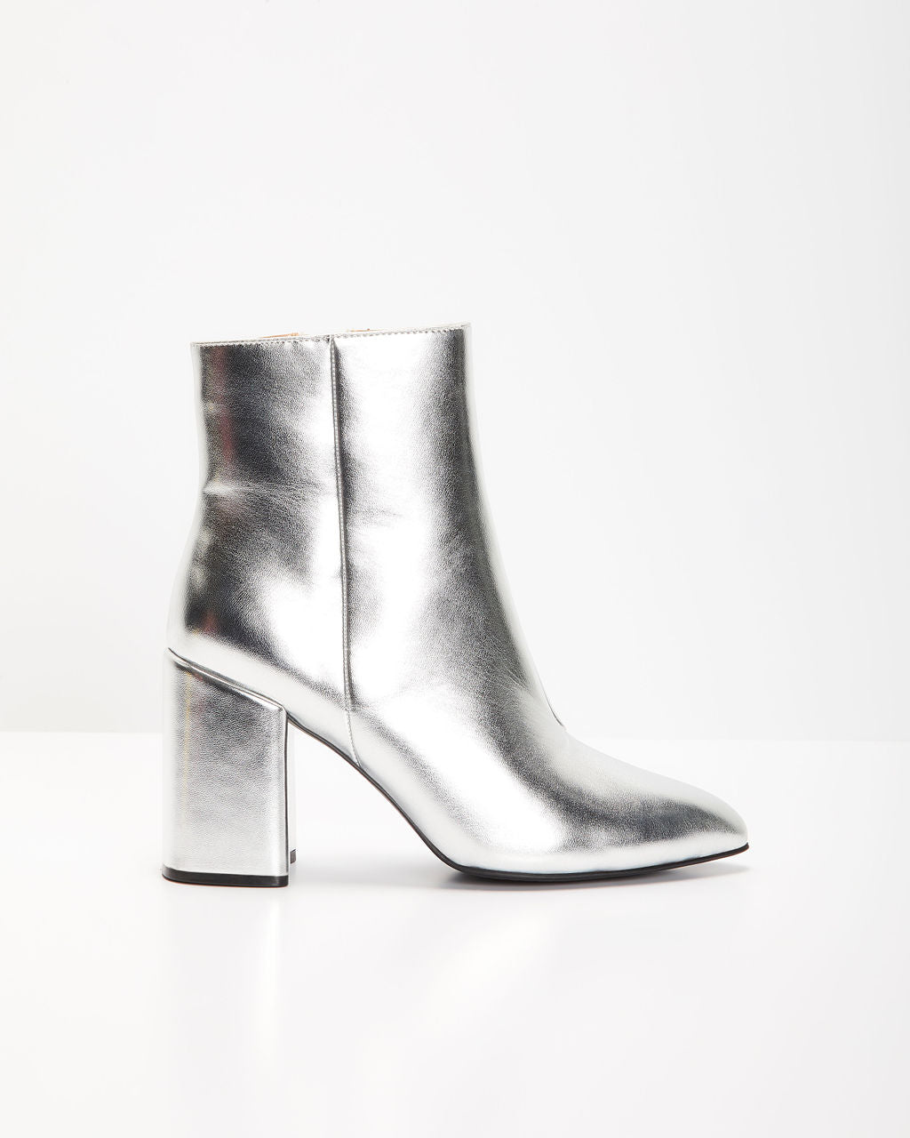 Anary - Schimmernde, silberne Stiefeletten mit Blockabsatz | Schicke Stiefeletten mit spitzer Spitze in Metallic-Optik