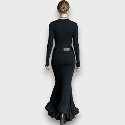 Selira – Figurbetontes Maxikleid mit V-Ausschnitt