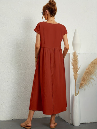 Damenkleid mit Rundhalsausschnitt