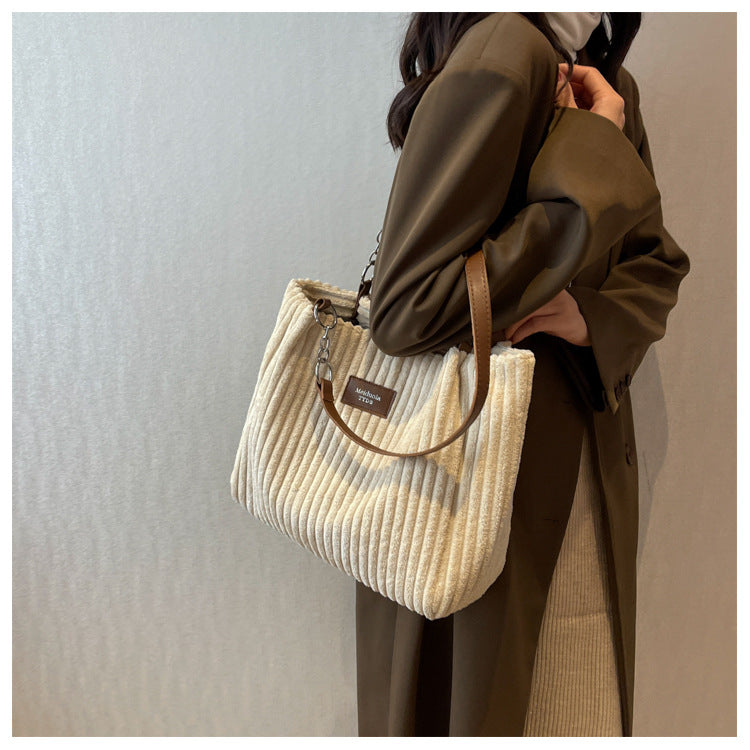 Umhängetasche aus Cord | Weiche Struktur | Elegant & Praktisch