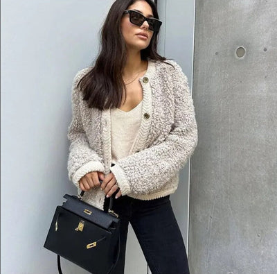 Kuschelige Damen Teddy Strickjacke für den Winter