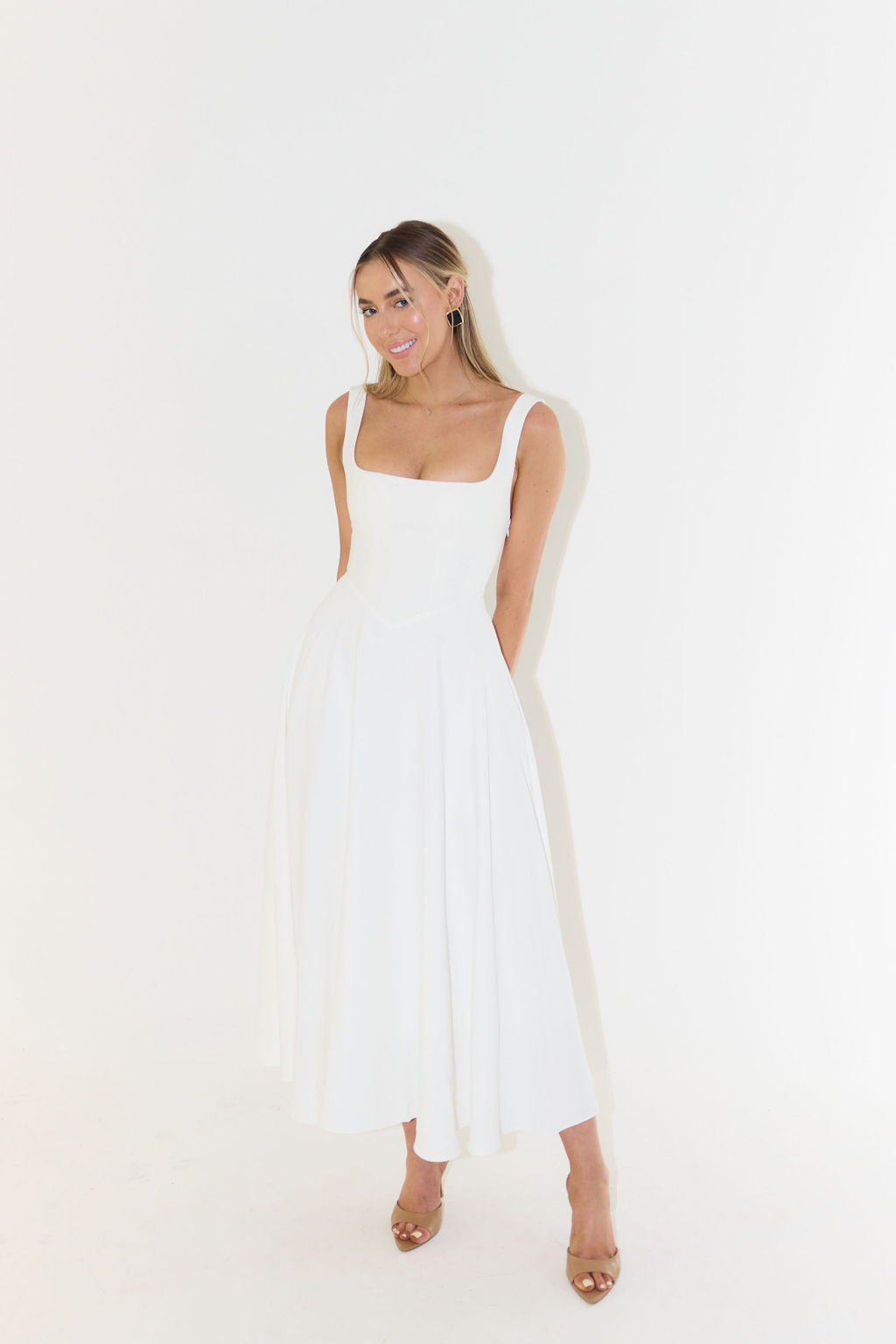 Midikleid mit Trägern | Ausgestellter Rock | Zeitlose Eleganz