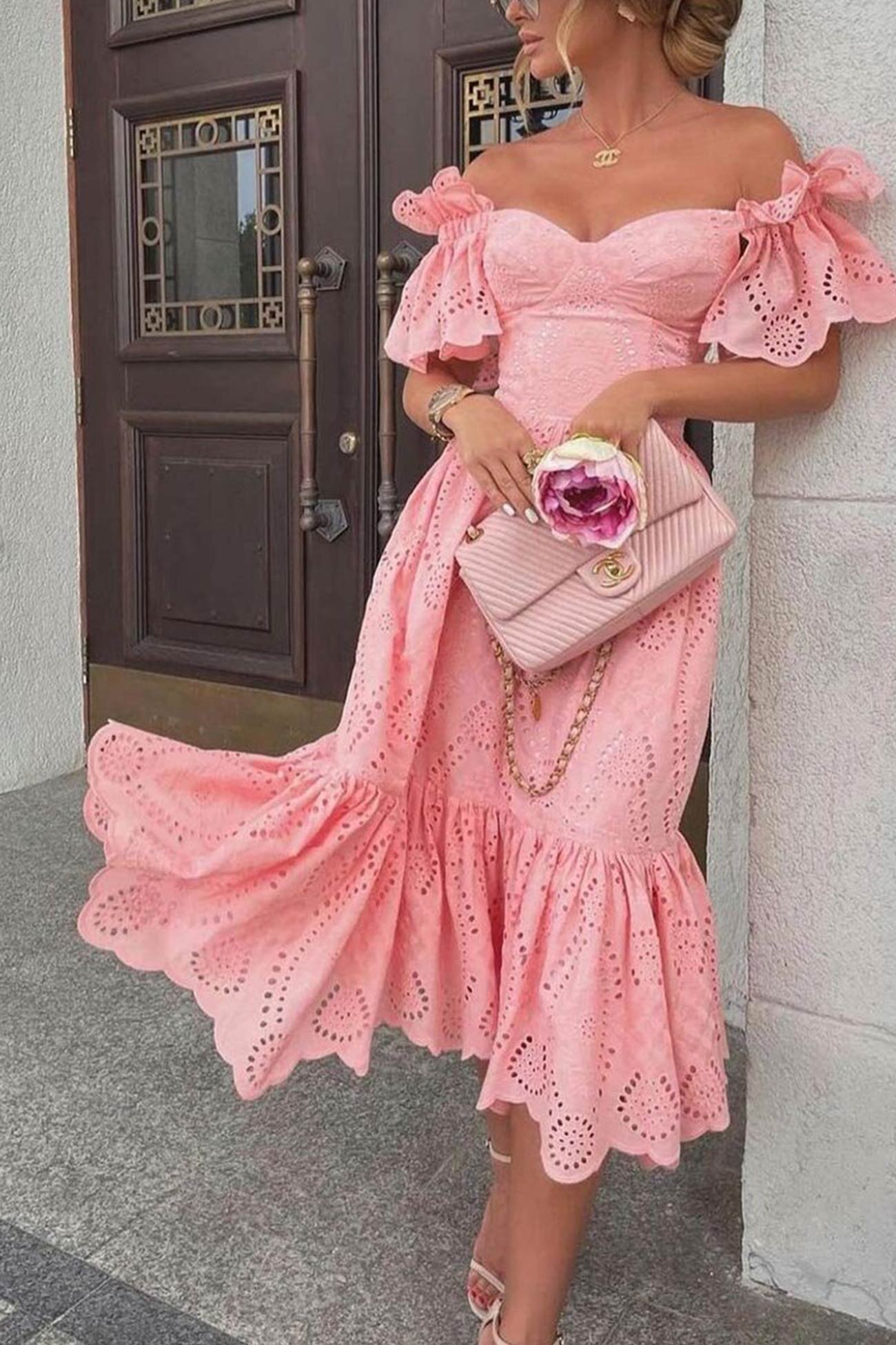 Ava® | Kleid mit Rüschen, schulterfrei und Ausschnitt