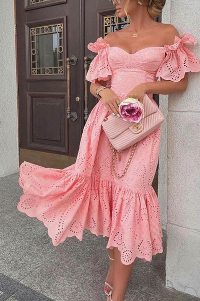 Ava® | Kleid mit Rüschen, schulterfrei und Ausschnitt