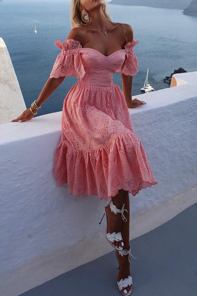 Ava® | Kleid mit Rüschen, schulterfrei und Ausschnitt