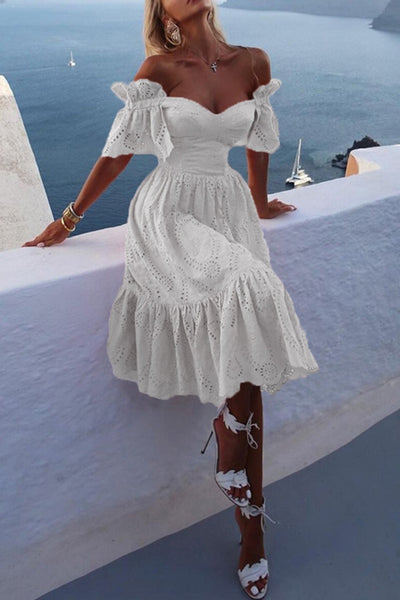 Ava® | Kleid mit Rüschen, schulterfrei und Ausschnitt
